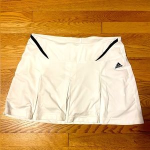 Adidas women's white tennis skirt with black trim size L